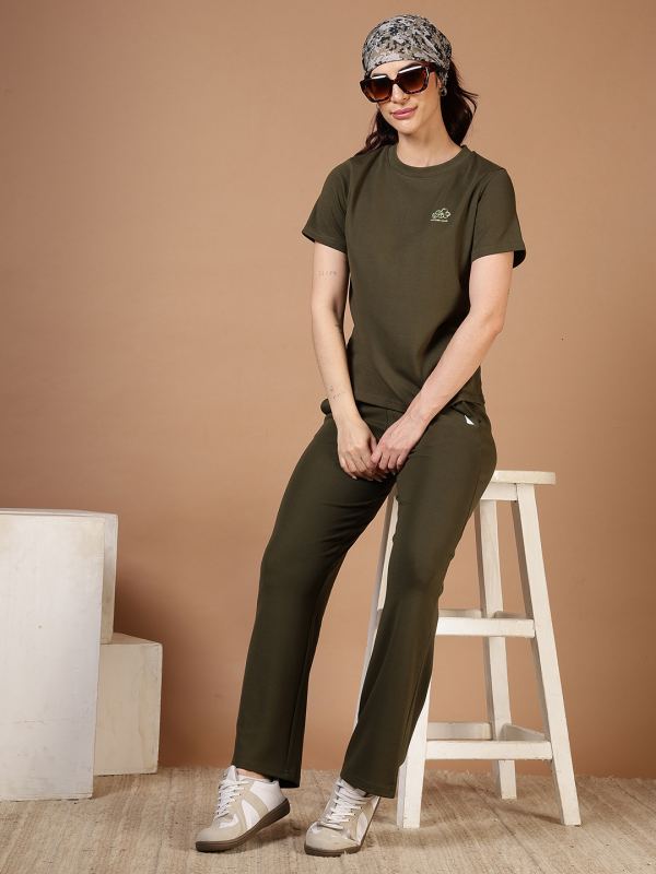 Luxe Core Ribbed Stretch Top for Women - Olive